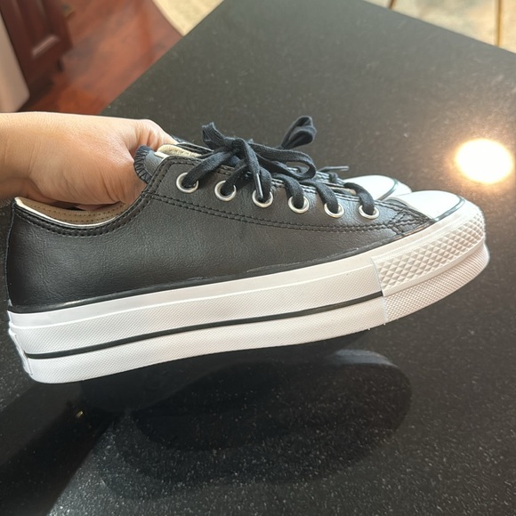 BRAND NEW NEVER WORN LEATHER CONVERSE - Picture 8 of 10